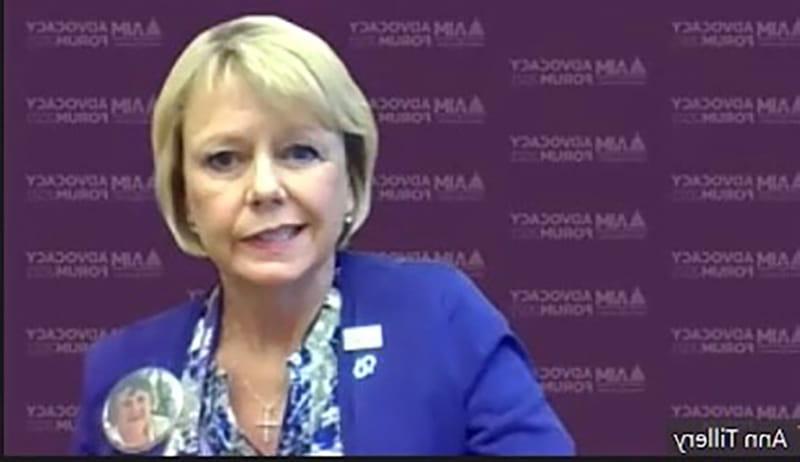 安·沃尔特斯·蒂勒里(Ann Walters Tillery)在视频会议中注意到她的左脸耷拉着. (Screenshot)
